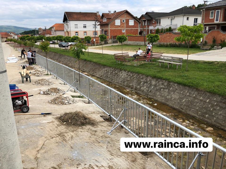 Filloi vendosja e rrethojave të lumit